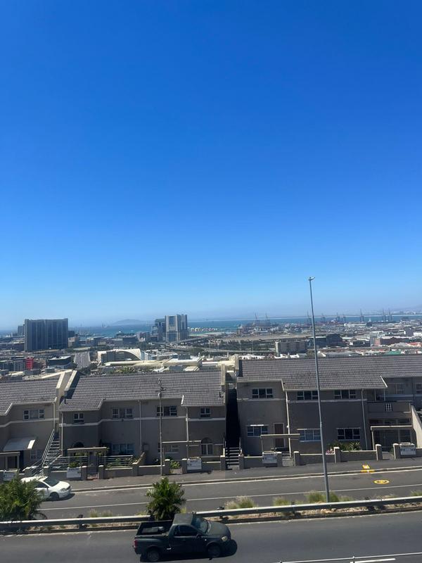 To Let 2 Bedroom Property for Rent in Vredehoek Western Cape